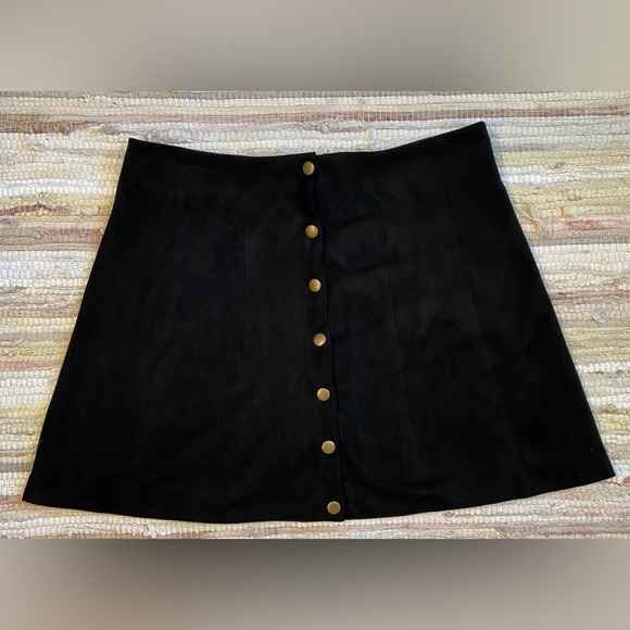 Honey Punch Suede My Day Black Suede Skirt Size L - Picture 4 of 11